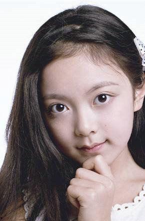 张颖儿个人资料,才华横溢的影视新星，多面魅力展现人生精彩